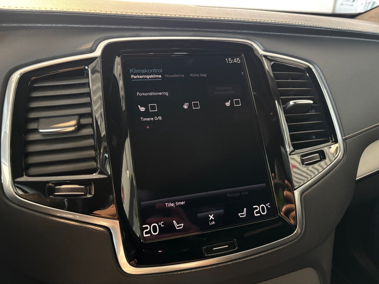 Grå Volvo XC90 fra 2020