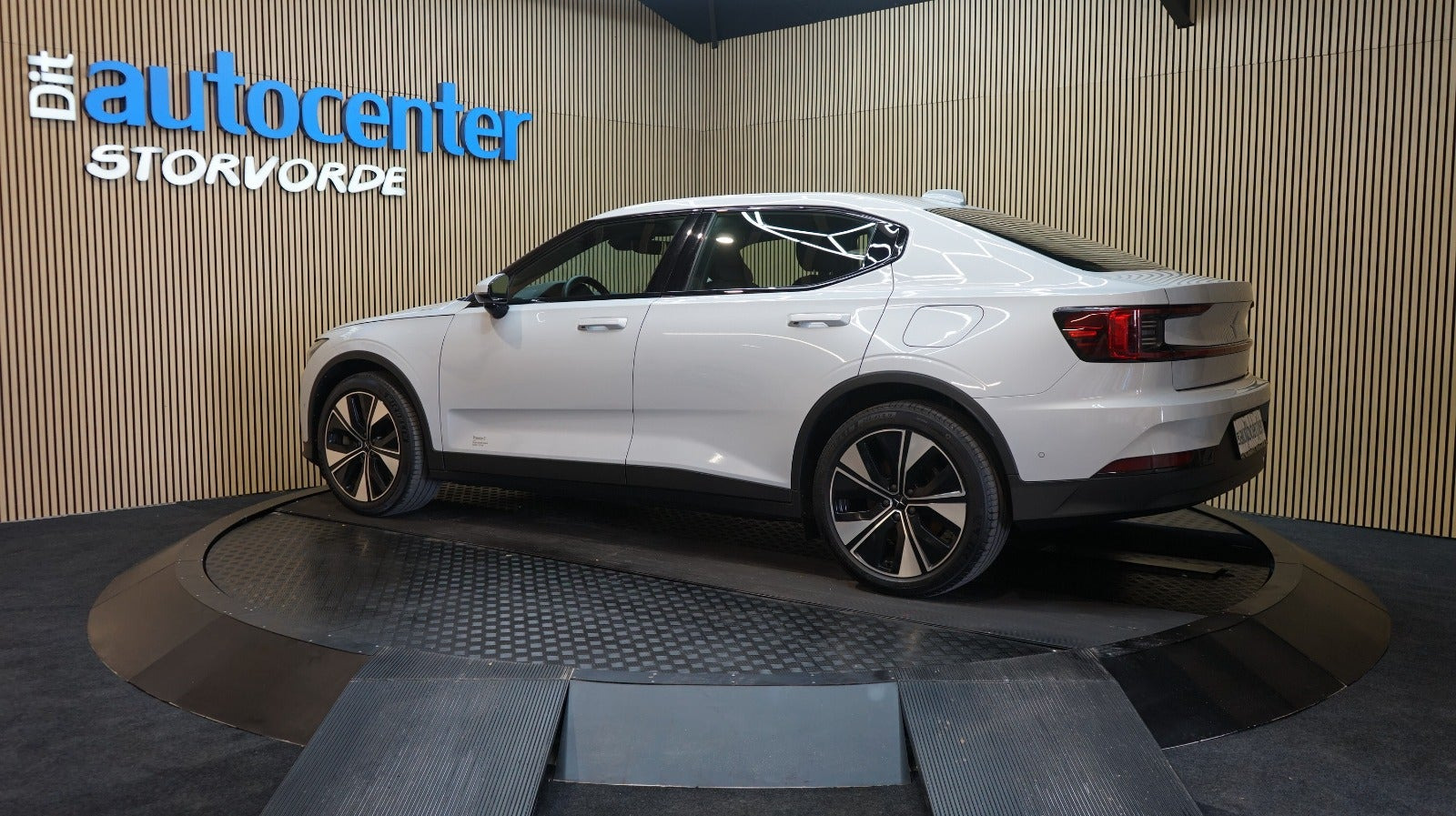 Hvid Polestar 2 fra 2023
