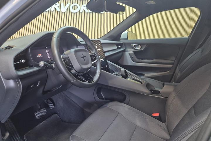 Hvid Polestar 2 fra 2023