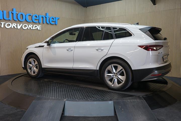 Hvid Skoda Enyaq fra 2022