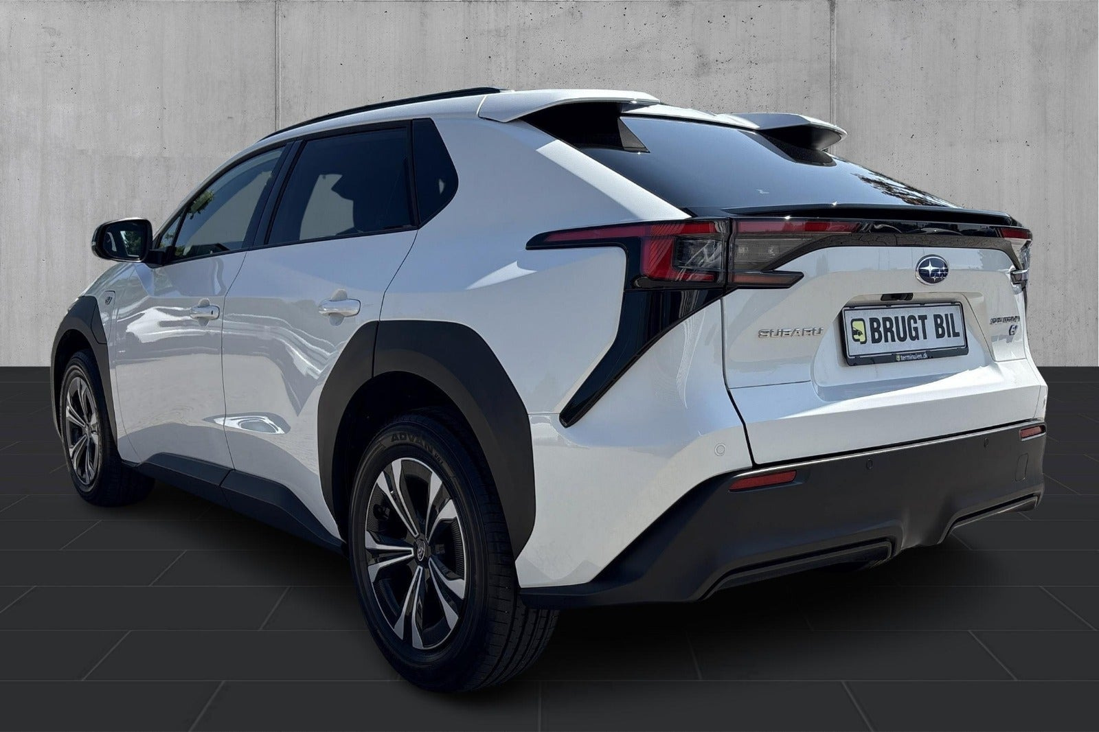 Sølv Subaru Solterra fra 2024