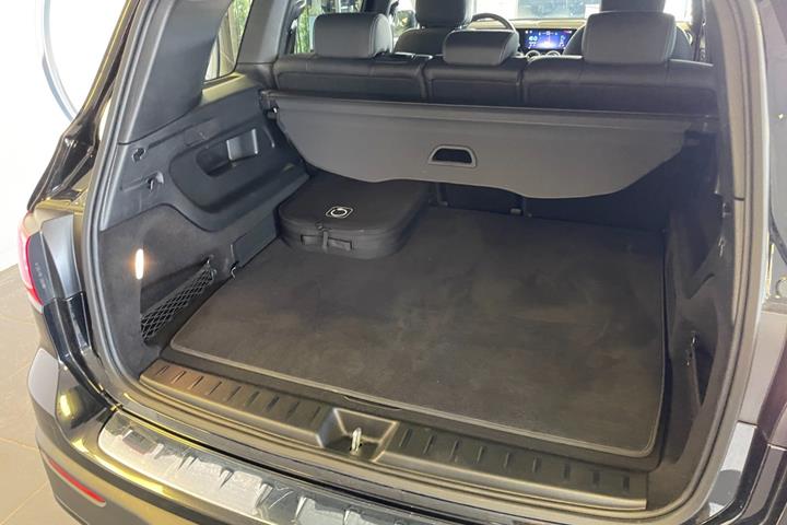 Sort Mercedes EQB250+ fra 2026