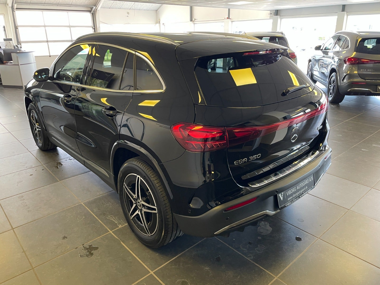 Sort Mercedes EQA350 fra 2025
