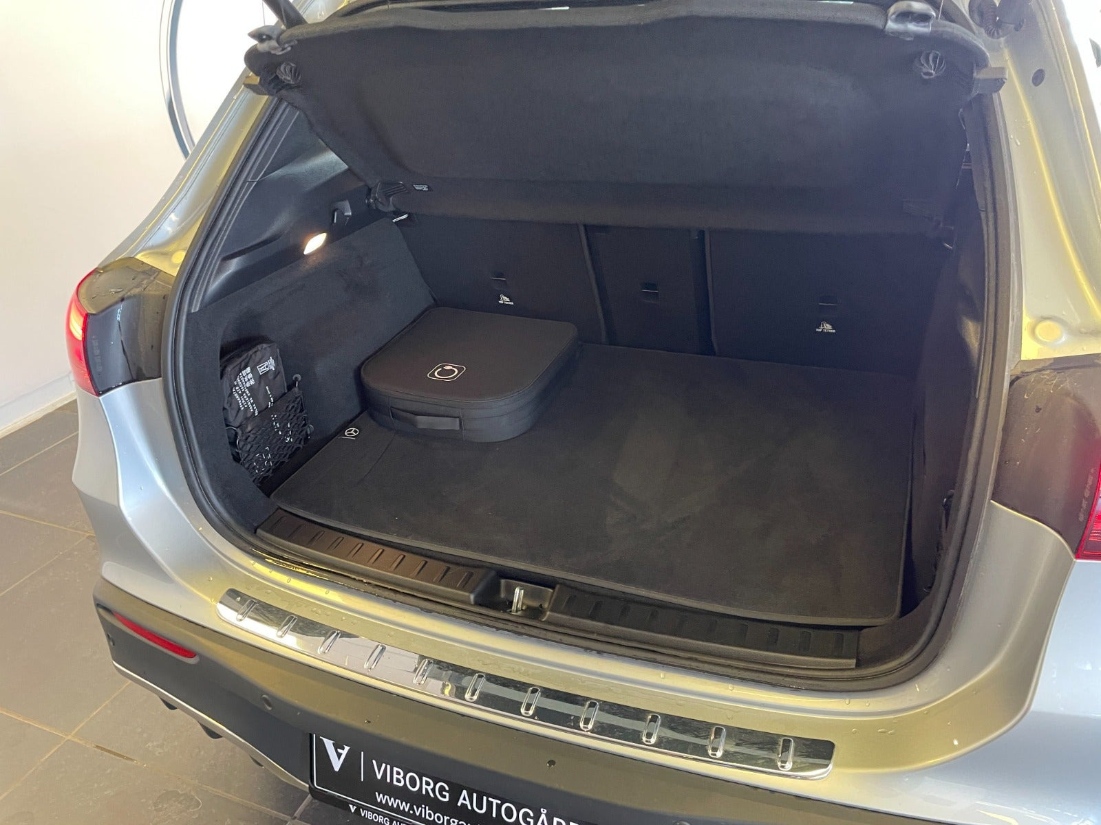 Sølv Mercedes EQA250+ fra 2025