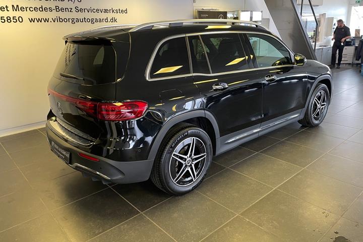 Sort Mercedes EQB250+ fra 2025