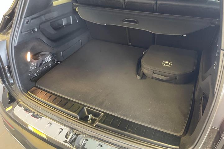 Sort Mercedes EQB250+ fra 2026