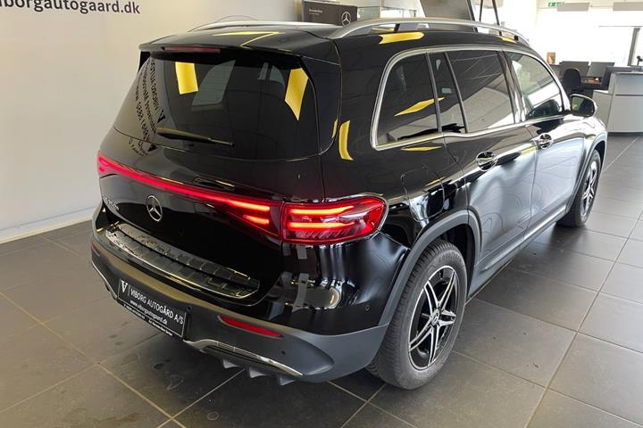 Sort Mercedes EQB250+ fra 2026