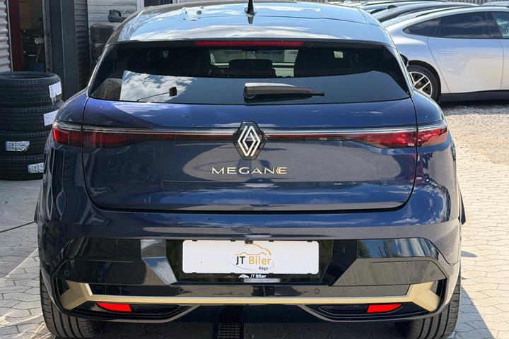 Blå Renault Megane E-Tech fra 2023