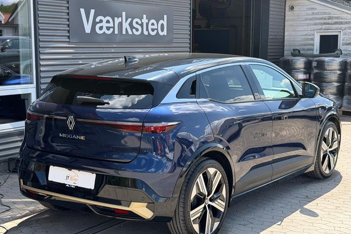 Blå Renault Megane E-Tech fra 2023
