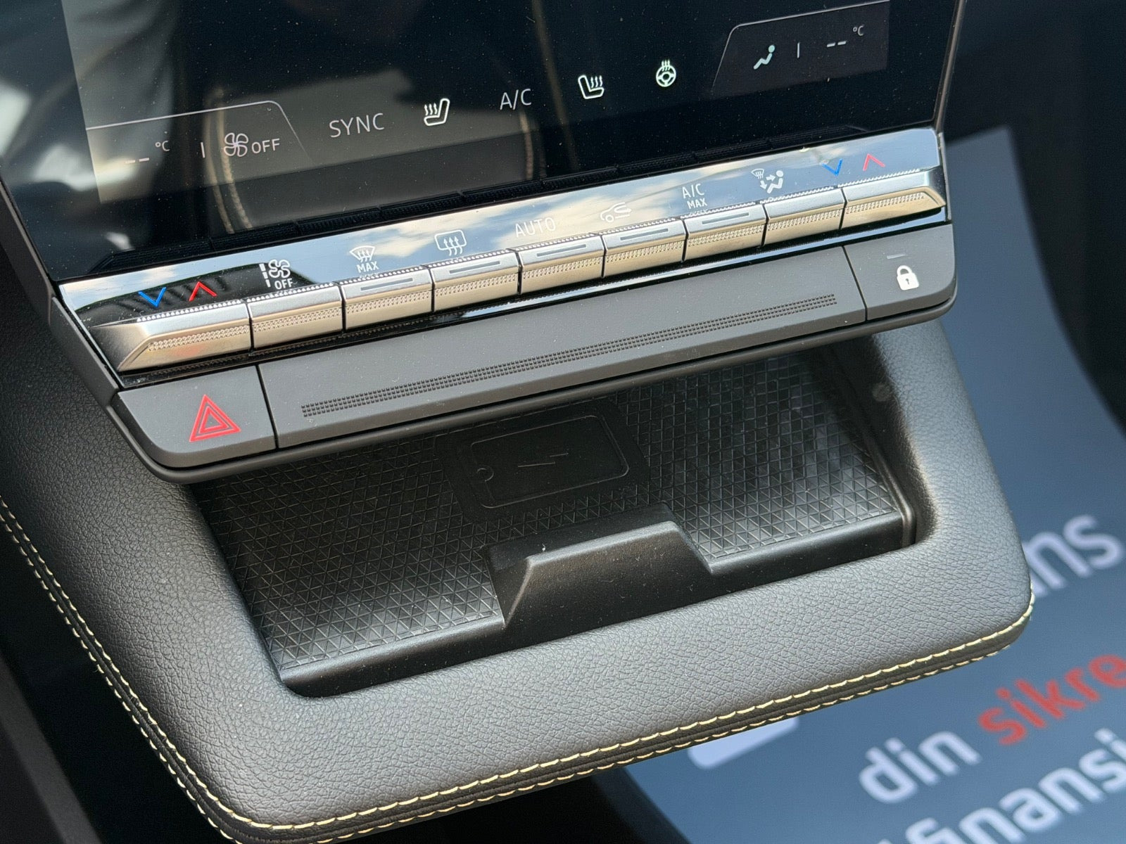 Blå Renault Megane E-Tech fra 2023