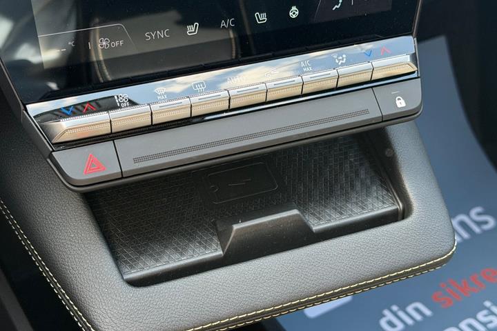 Blå Renault Megane E-Tech fra 2023