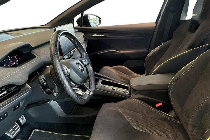 Sort Skoda Enyaq fra 2023