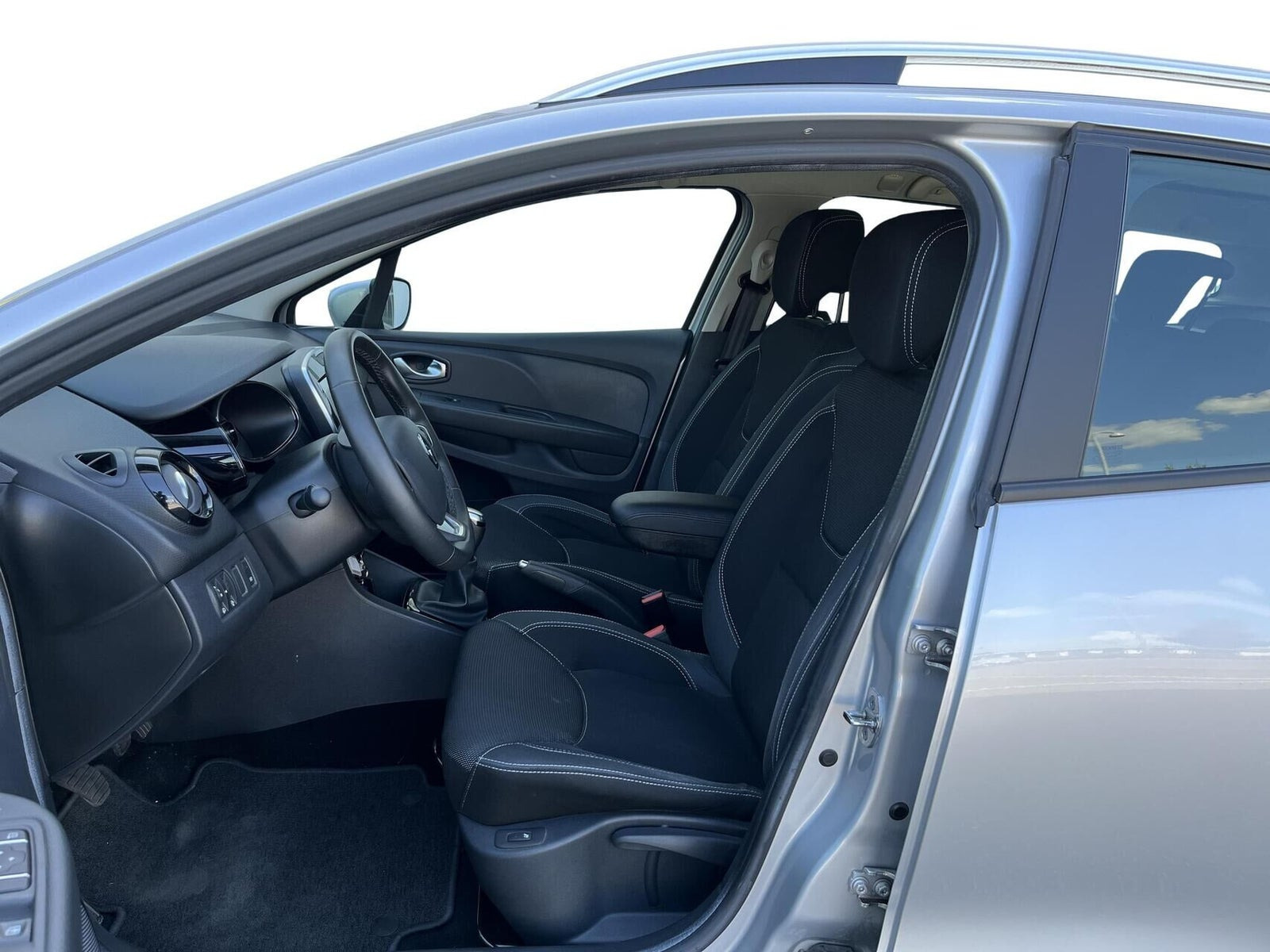 Sølv Renault Clio IV fra 2018