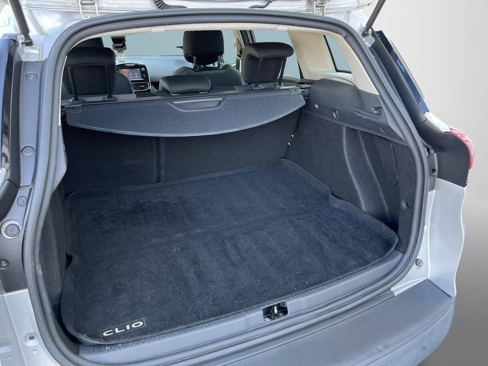 Sølv Renault Clio IV fra 2018