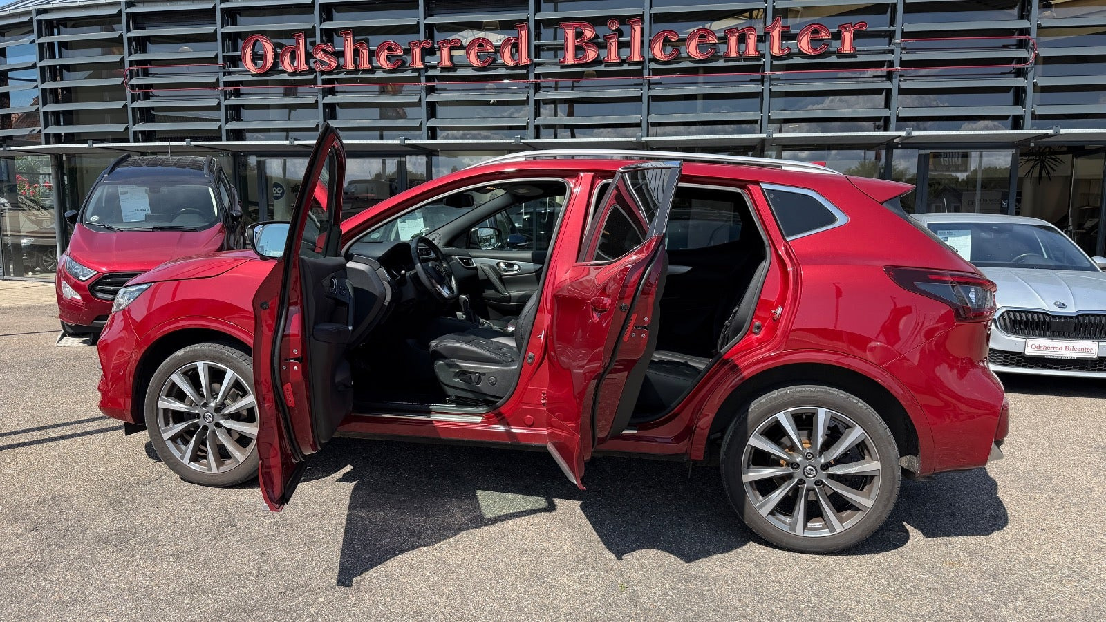 Rød Nissan Qashqai fra 2020