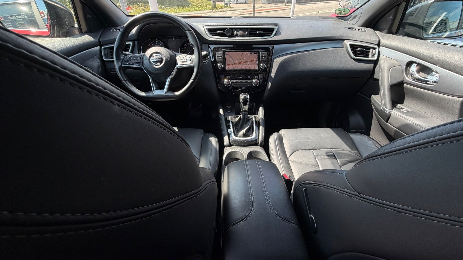 Rød Nissan Qashqai fra 2020