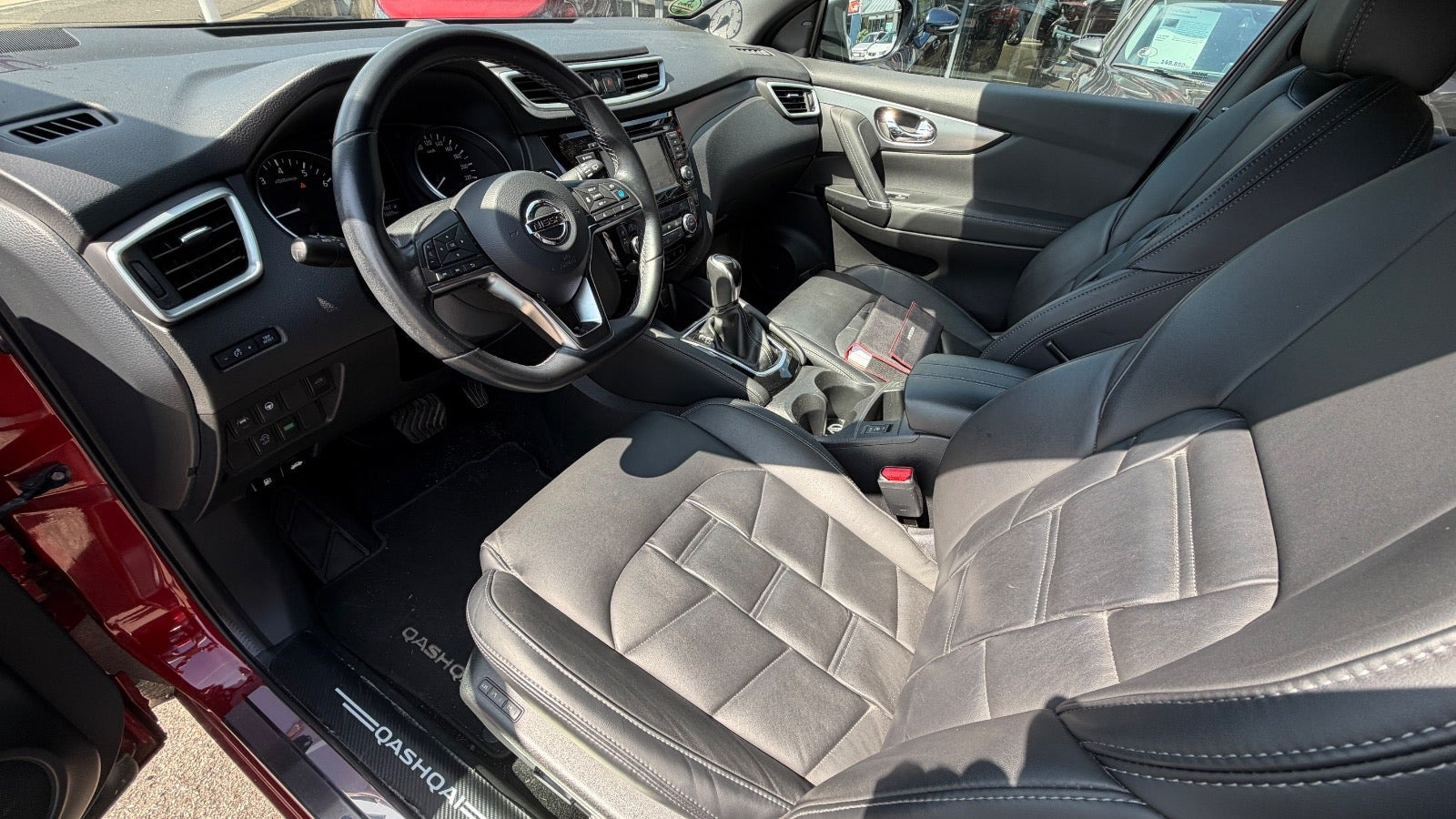 Rød Nissan Qashqai fra 2020