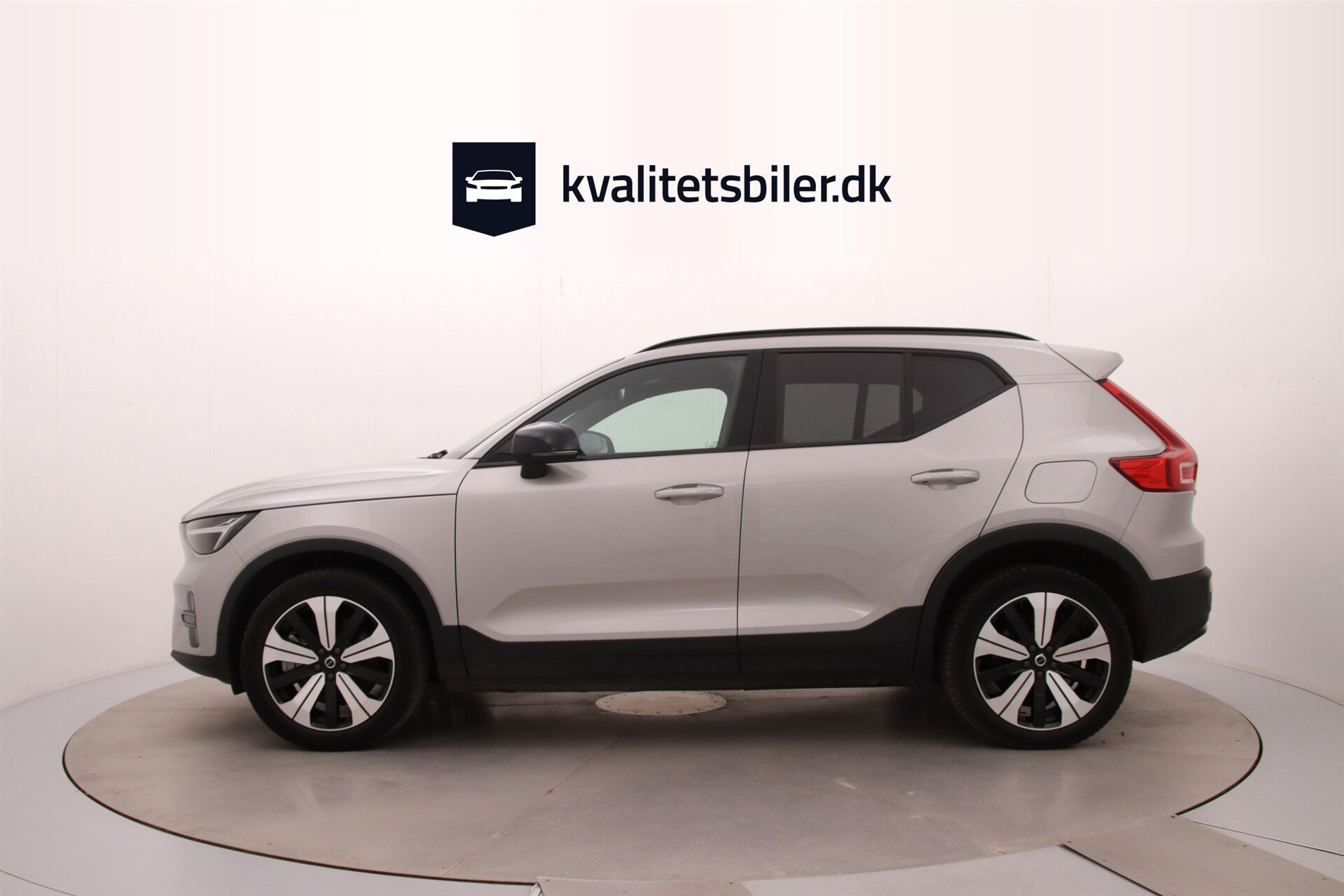 Sølv Volvo XC40 fra 2023