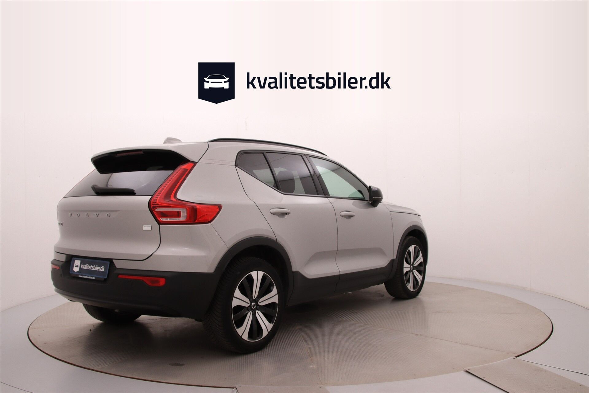 Sølv Volvo XC40 fra 2023