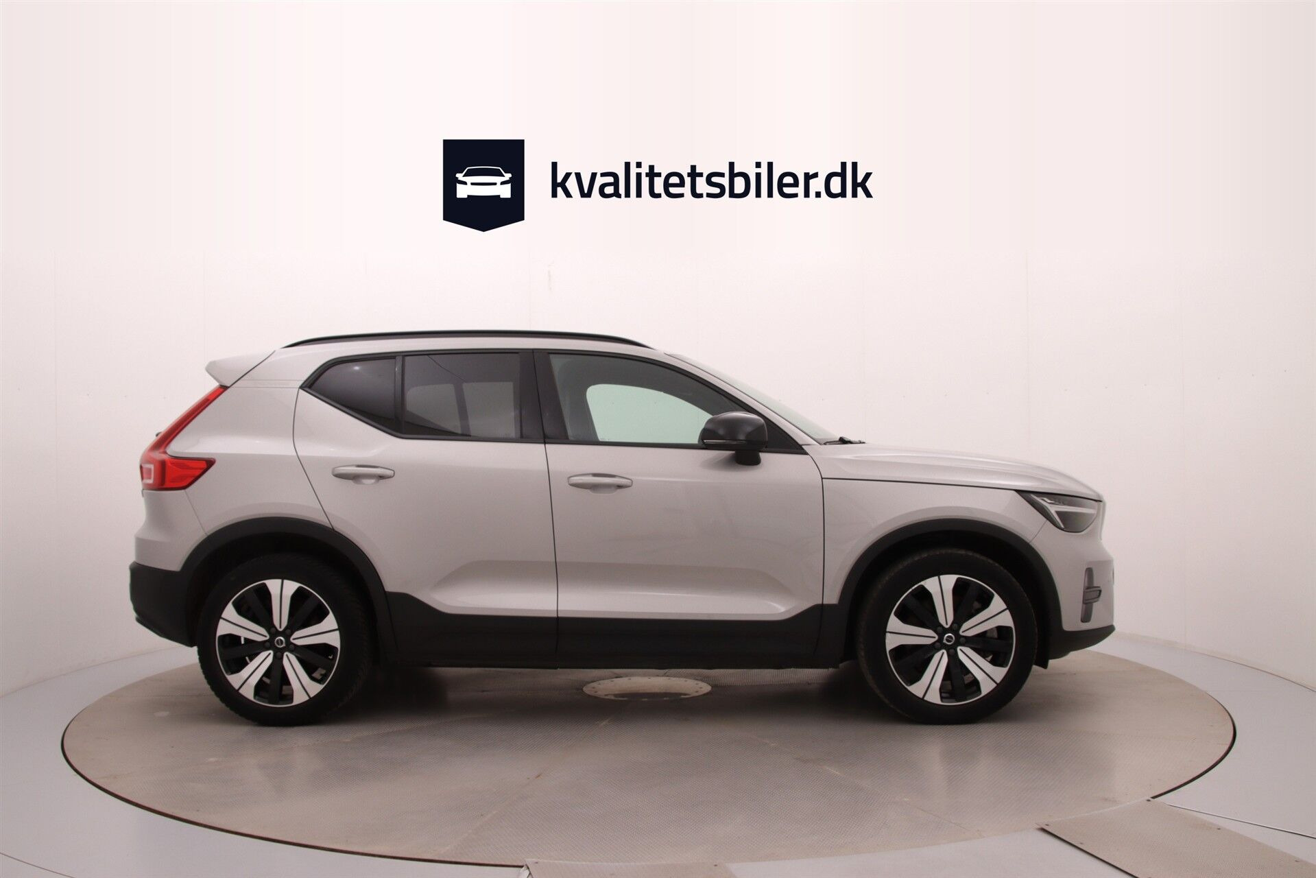 Sølv Volvo XC40 fra 2023