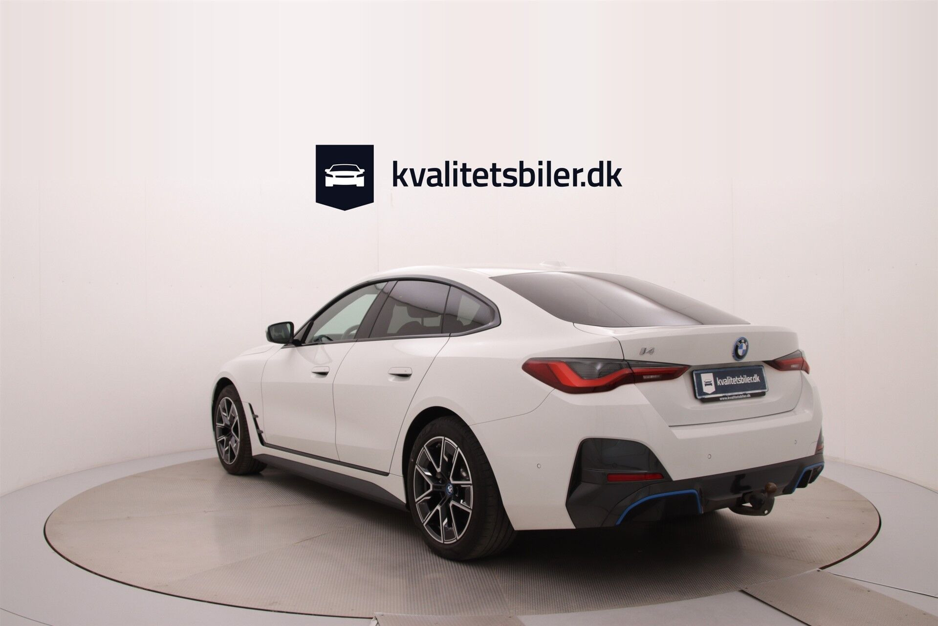 Hvid BMW i4 fra 2023