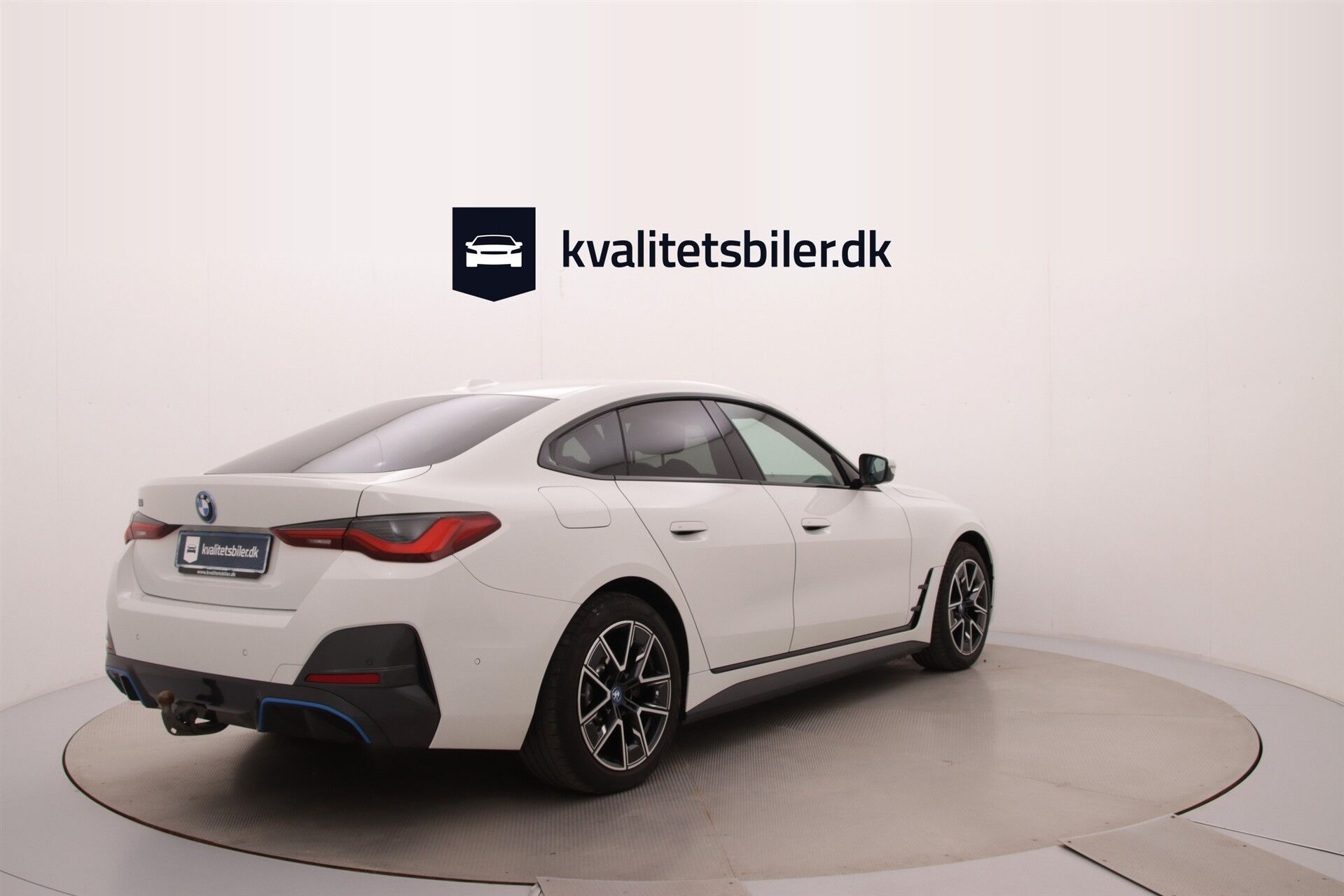 Hvid BMW i4 fra 2023