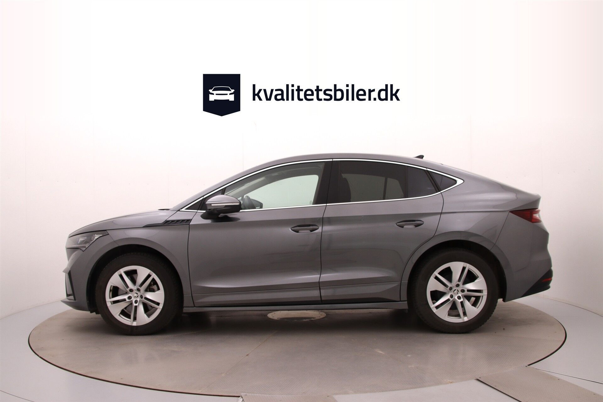 Grå Skoda Enyaq fra 2023
