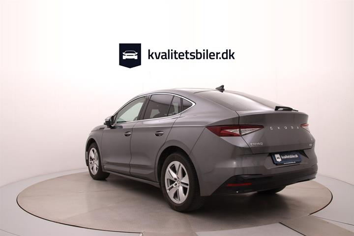 Grå Skoda Enyaq fra 2023