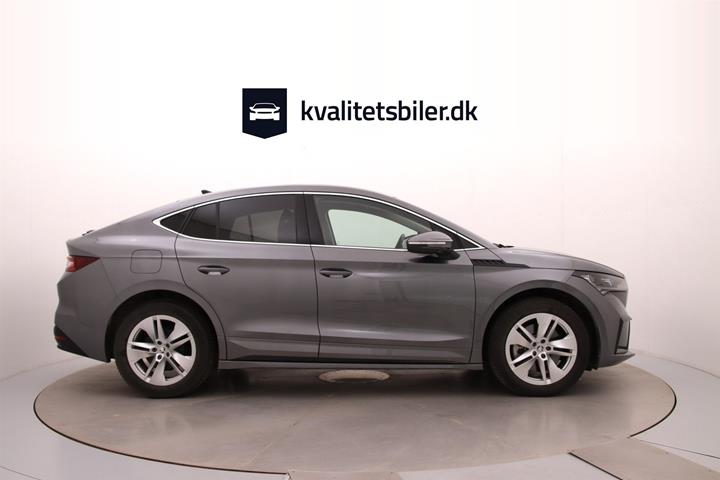 Grå Skoda Enyaq fra 2023