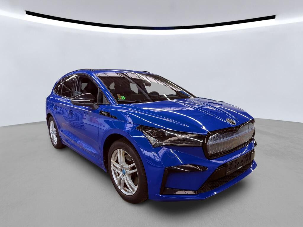 Blå Skoda Enyaq fra 2024