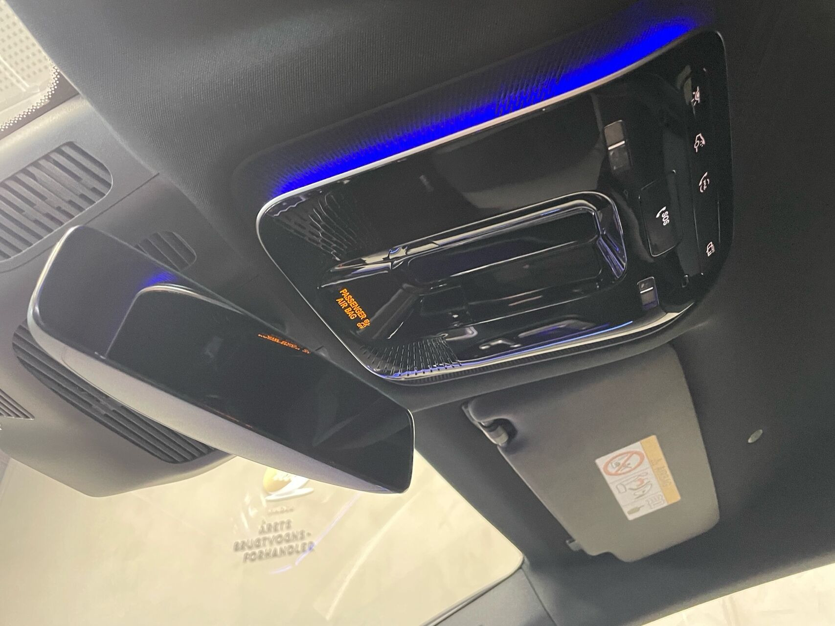 Sort Mercedes EQE 350 fra 2023