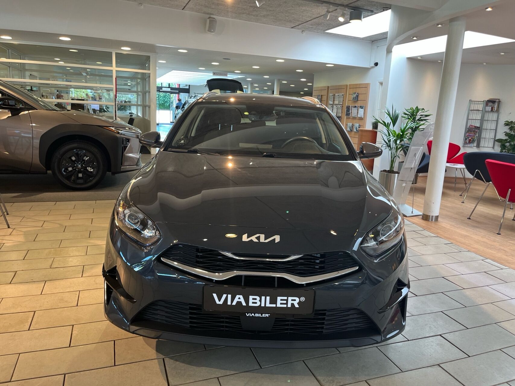Grå Kia Ceed fra 2023
