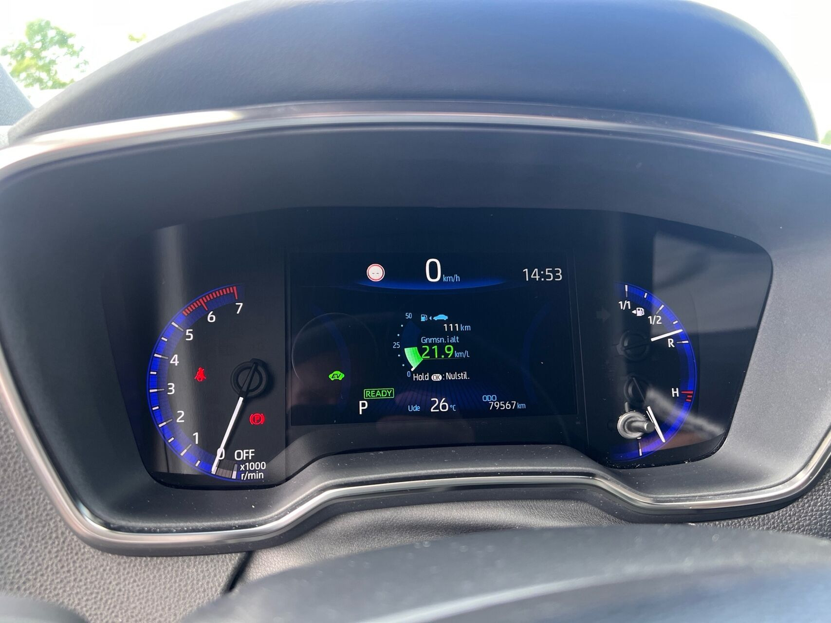 Rød Toyota Corolla fra 2019