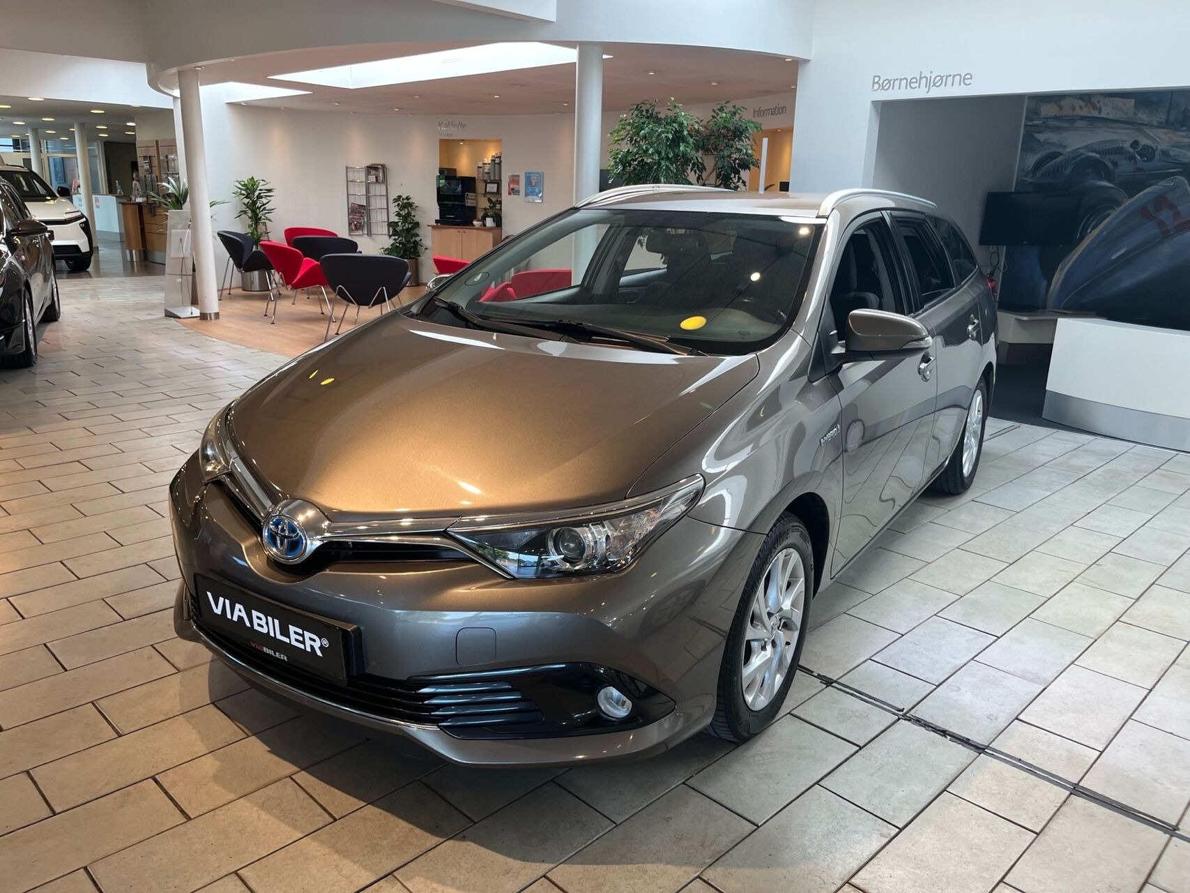 Toyota Auris 1,8 Touring Sports Hybrid H2 Comfort 136HK Stc Aut.