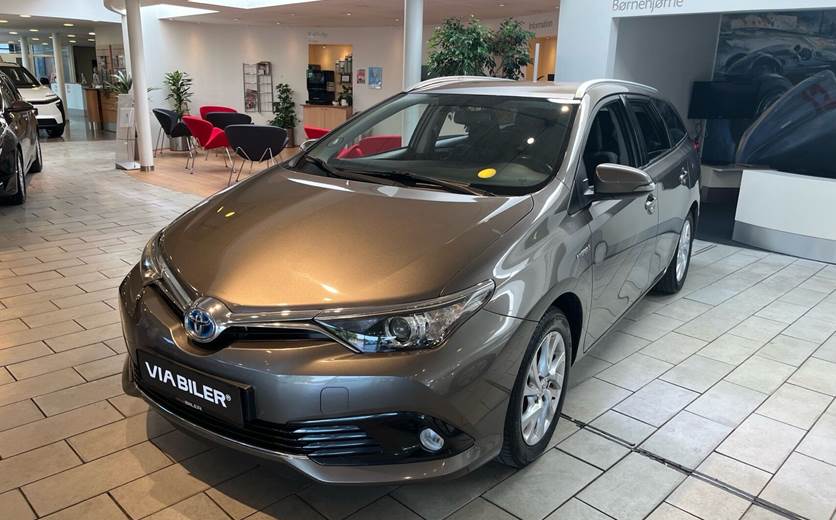 Toyota Auris 1,8 Touring Sports Hybrid H2 Comfort 136HK Stc Aut.