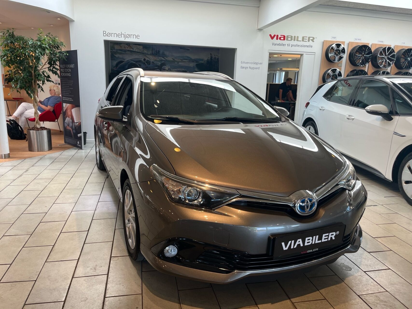 Bronze Toyota Auris fra 2016