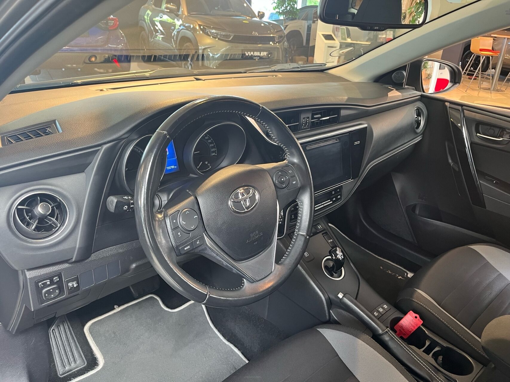 Bronze Toyota Auris fra 2016
