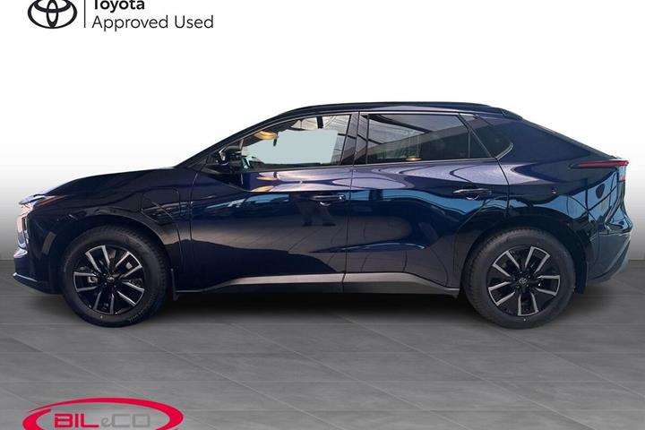 Blå Toyota BZ4X fra 2026