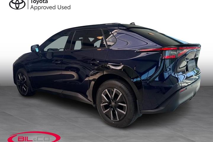 Blå Toyota BZ4X fra 2026