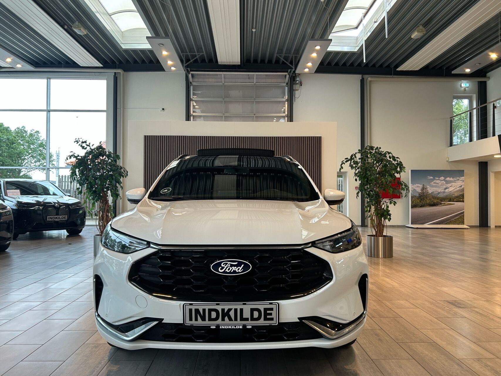 Hvid Ford Kuga fra 2024