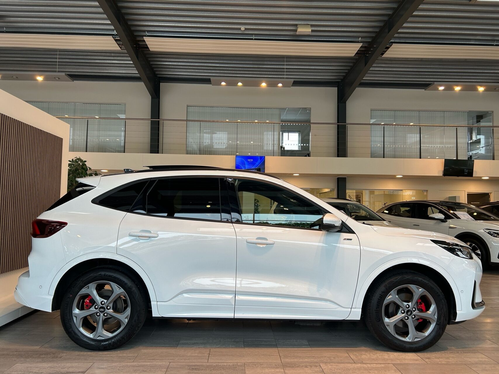 Hvid Ford Kuga fra 2024