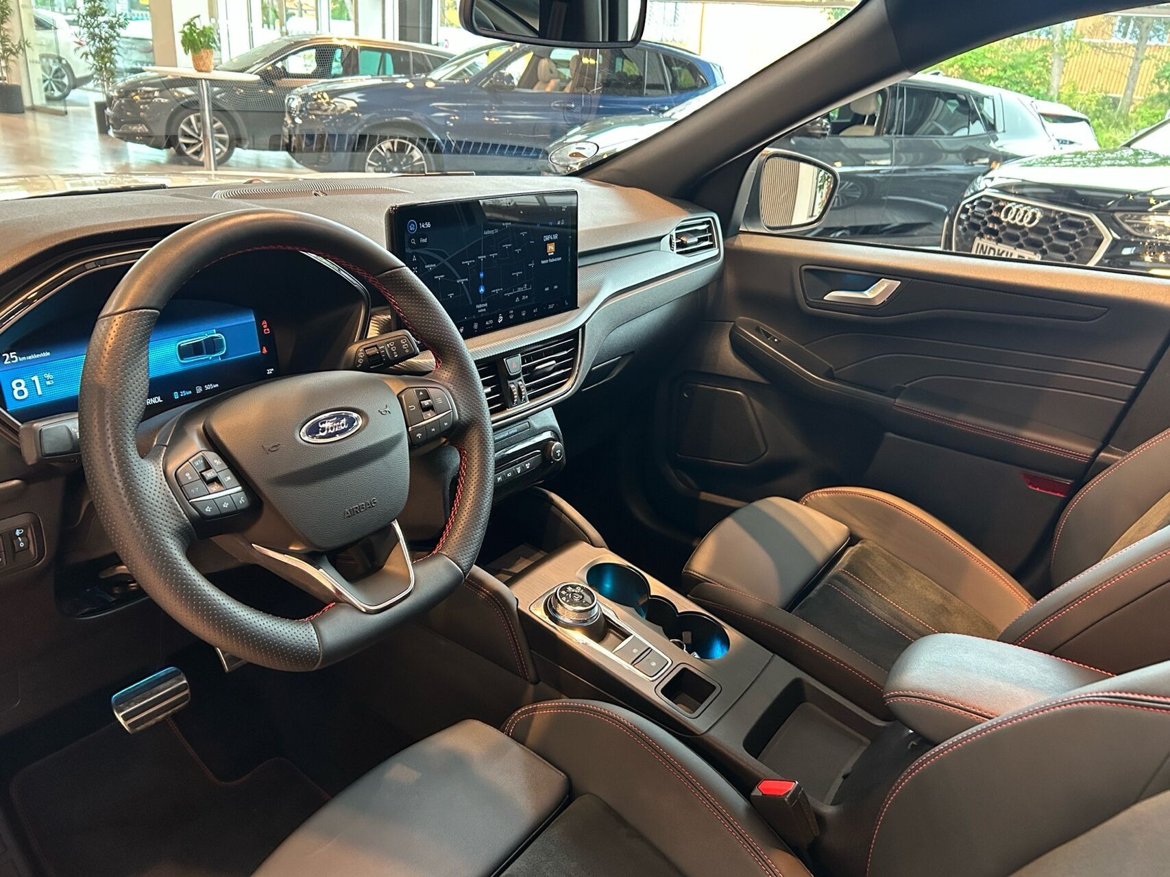 Hvid Ford Kuga fra 2024