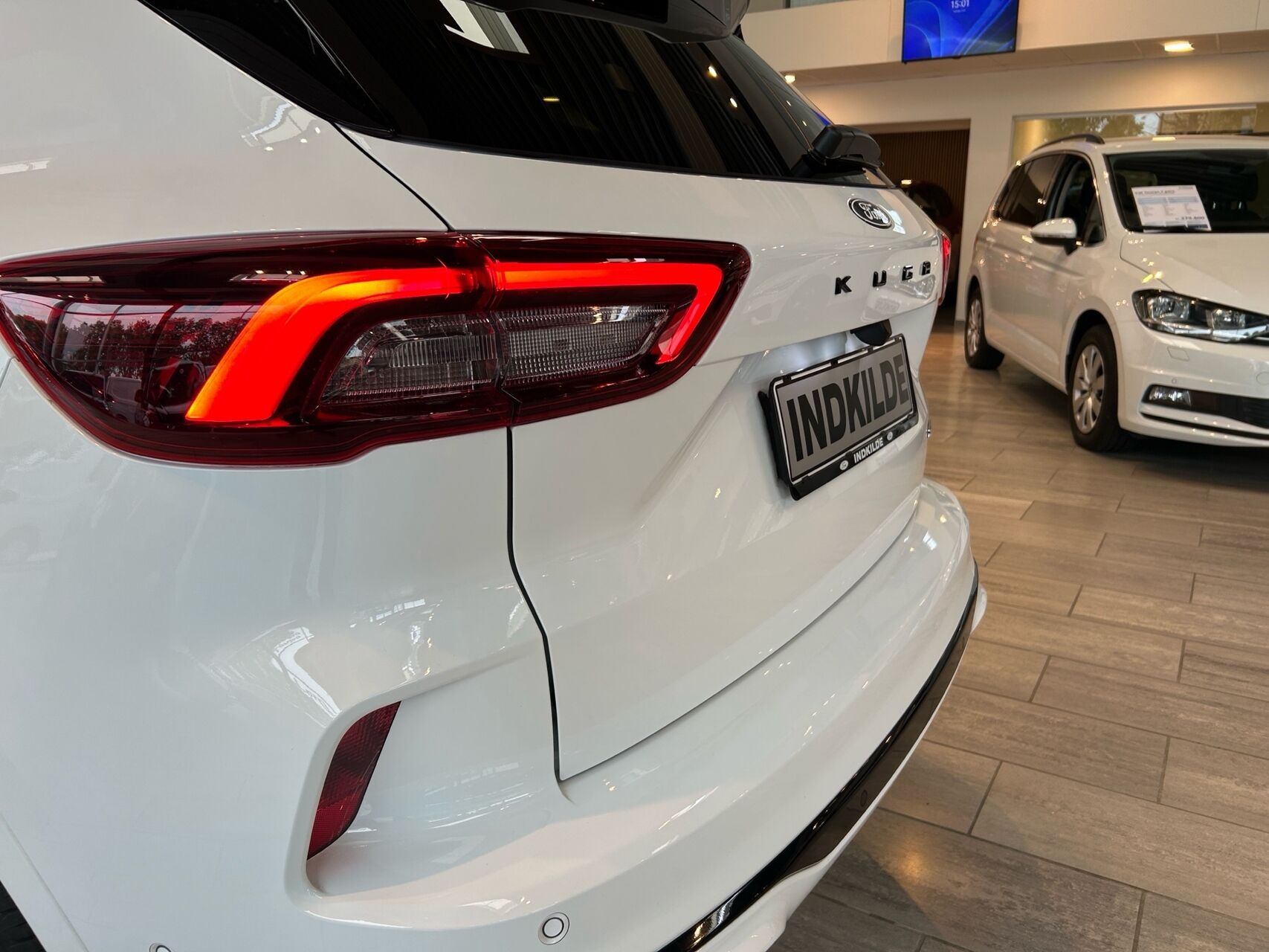 Hvid Ford Kuga fra 2024