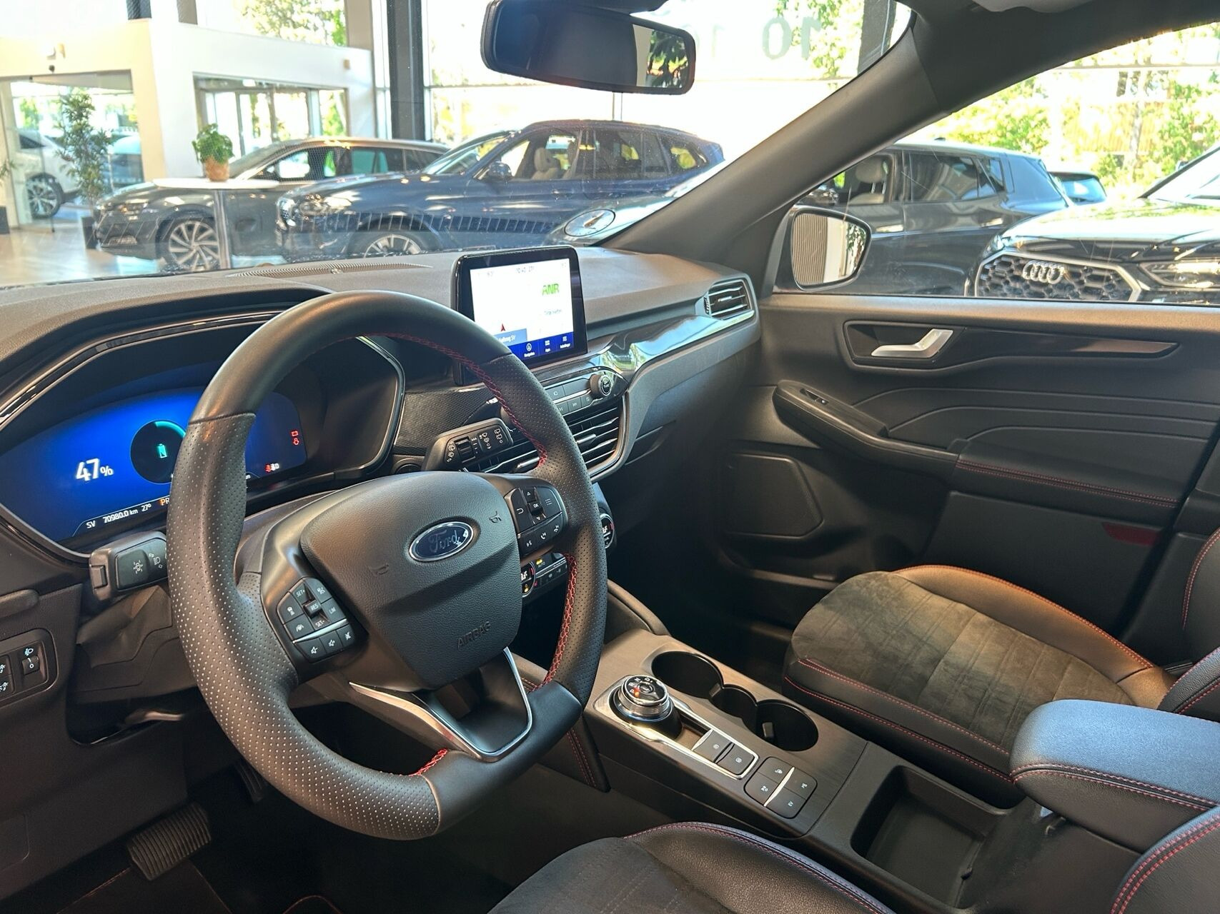 Grå Ford Kuga fra 2021