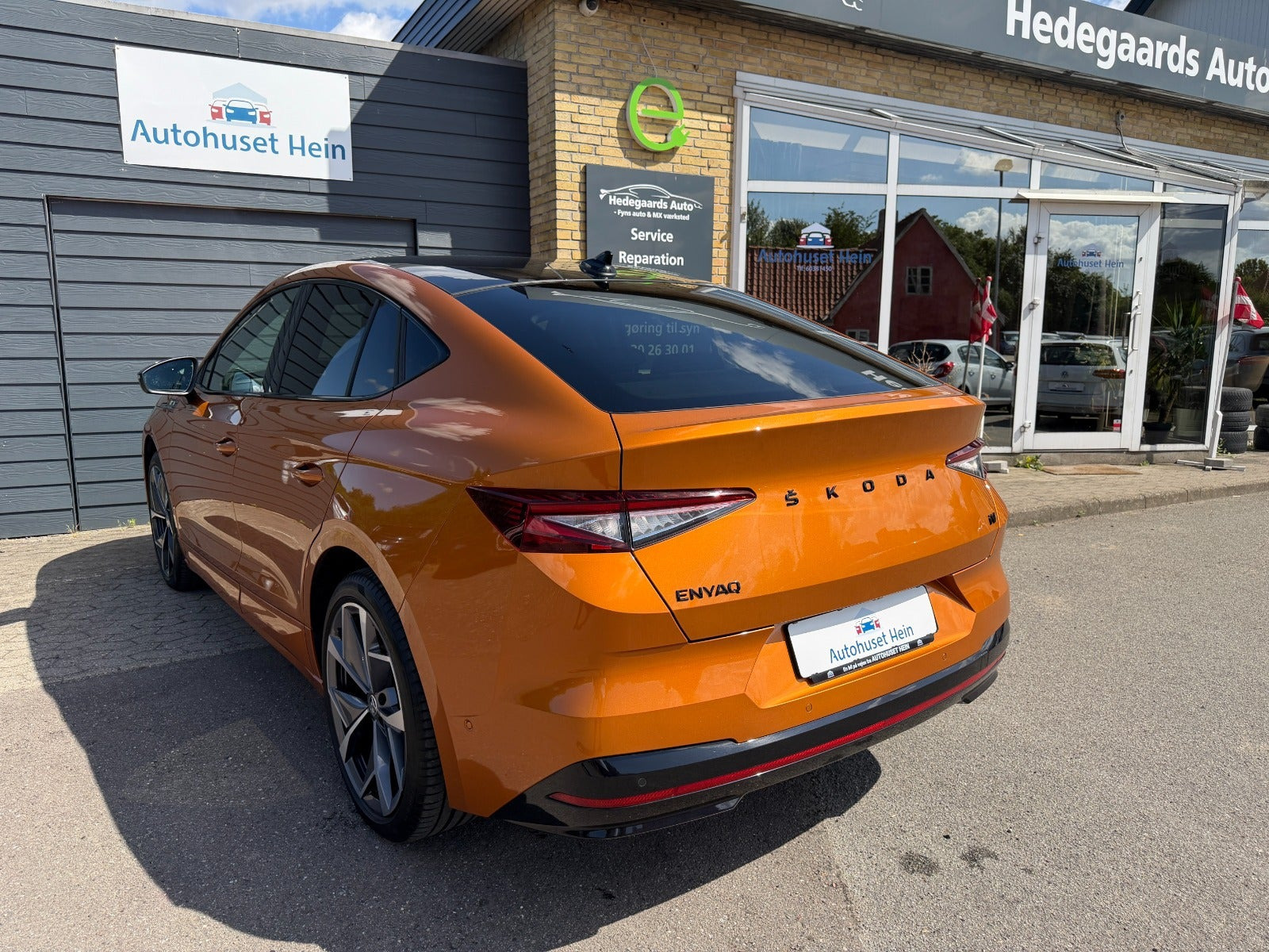 Orange Skoda Enyaq fra 2022