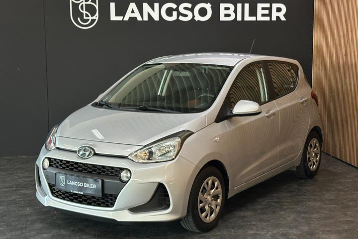 Sølv Hyundai i10 fra 2018