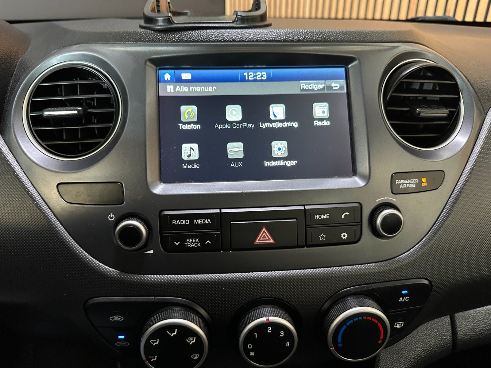 Sølv Hyundai i10 fra 2018