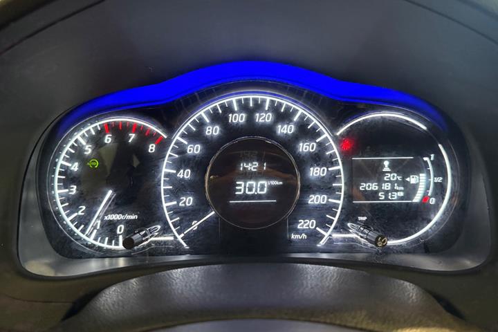 Sølv Nissan Note fra 2016