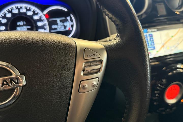 Sølv Nissan Note fra 2016