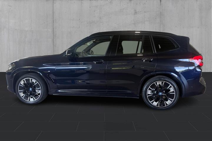Sort BMW iX3 fra 2023